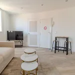 Renovated 1 Bedroom - Ac - Center * Cannes