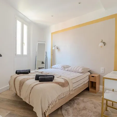Renovated 1 Bedroom - Ac - Center *